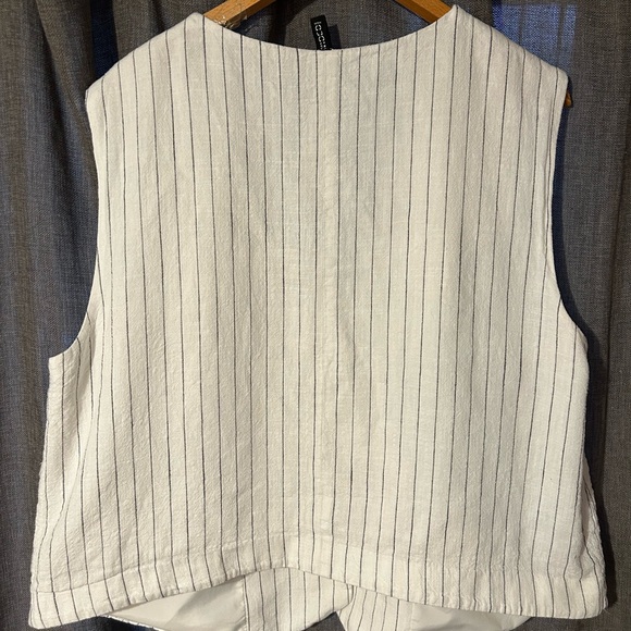 Divided Cream Gray Buttoned Sleeveless Tunic Size XL - Picture 5 of 11